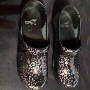 Dansko clogs shoes sz 38